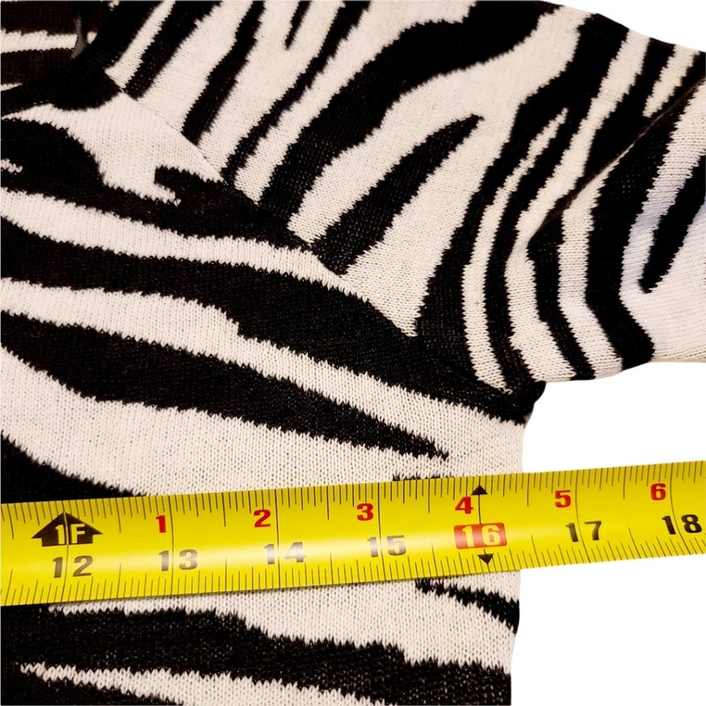Single Thread Zebra Print Sweater - Picture 3 of 9